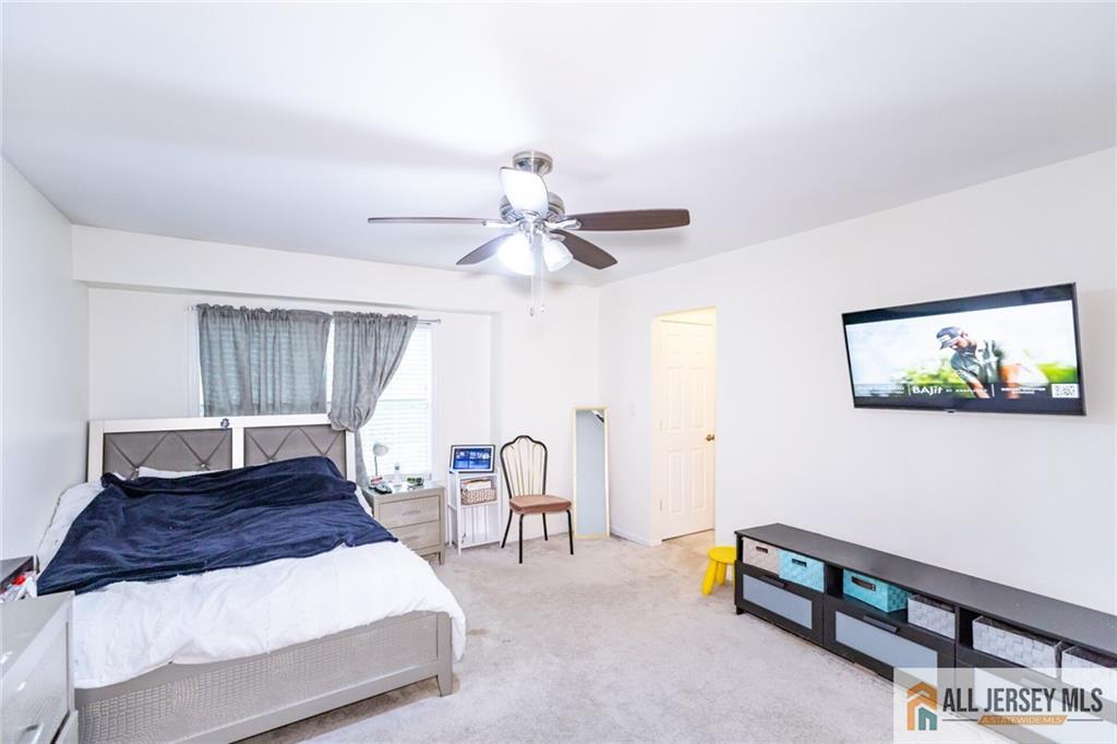 17 Heritage Court Ewing NJ 08628