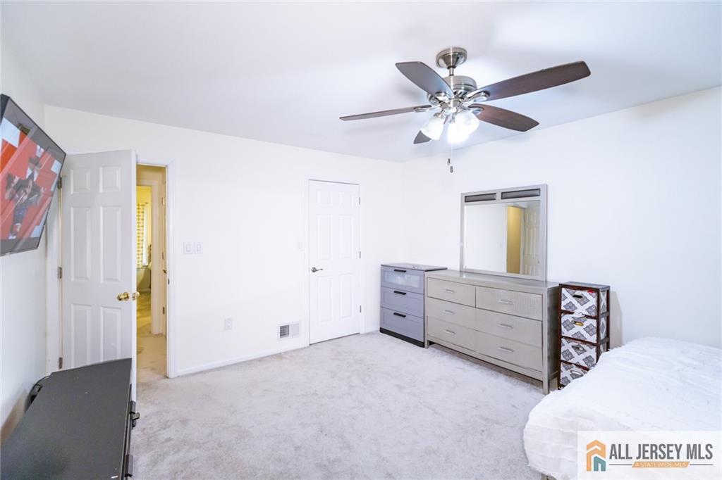 17 Heritage Court Ewing NJ 08628