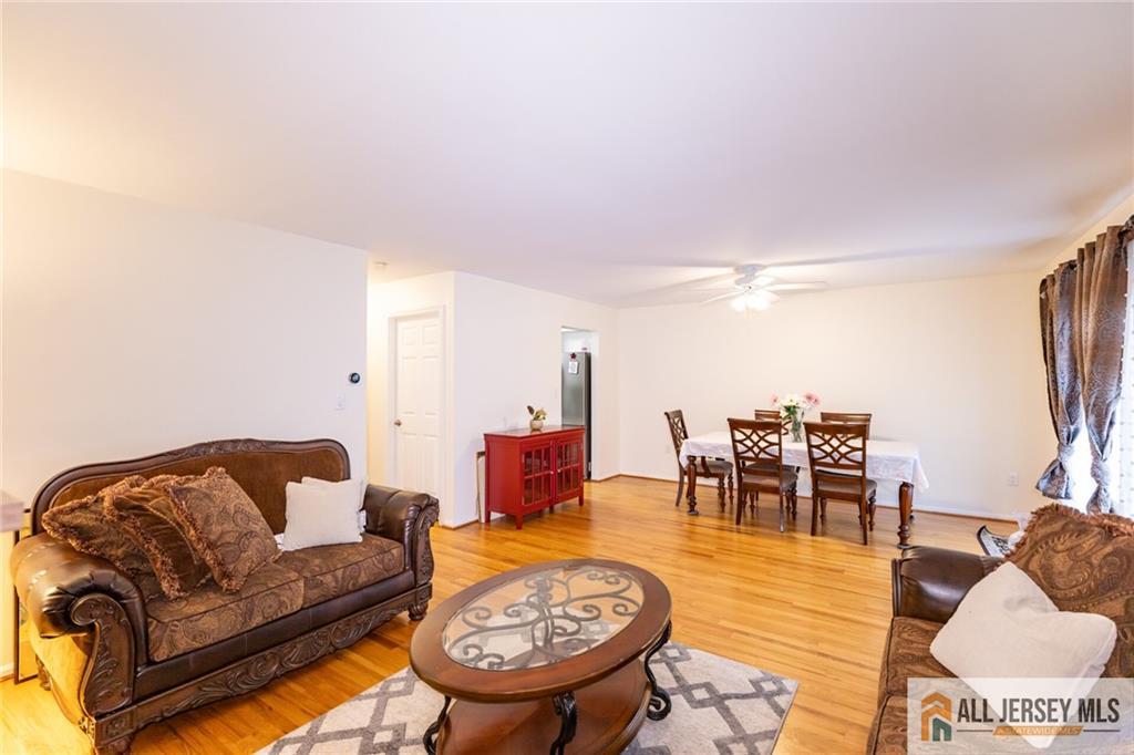 17 Heritage Court Ewing NJ 08628