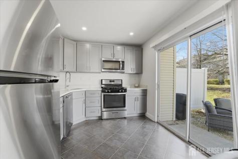 63 Amberly Court Franklin NJ 08823