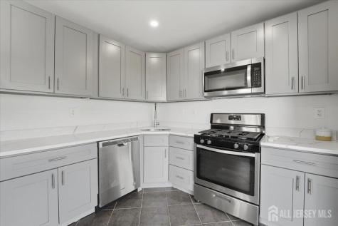 63 Amberly Court Franklin NJ 08823
