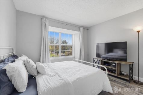 63 Amberly Court Franklin NJ 08823