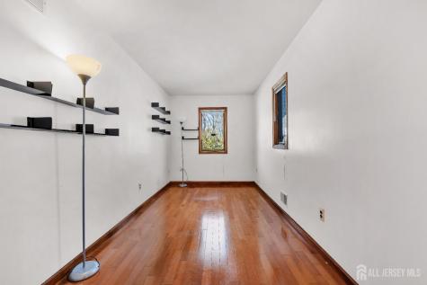 18 Erik Drive North Brunswick NJ 08902