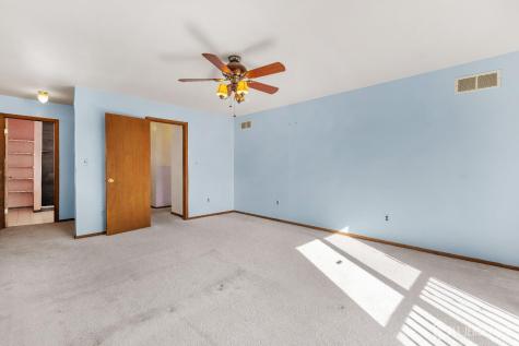 18 Erik Drive North Brunswick NJ 08902