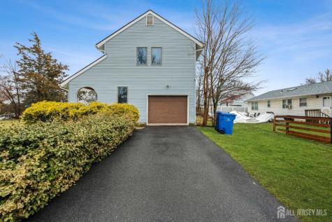 18 Erik Drive North Brunswick NJ 08902
