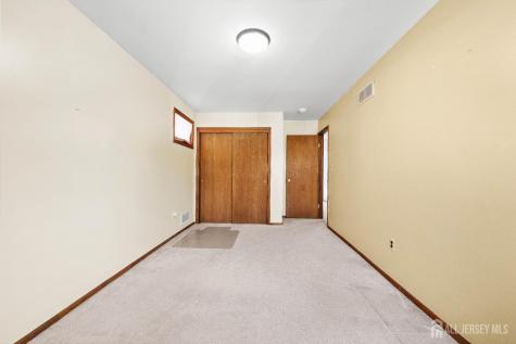 18 Erik Drive North Brunswick NJ 08902
