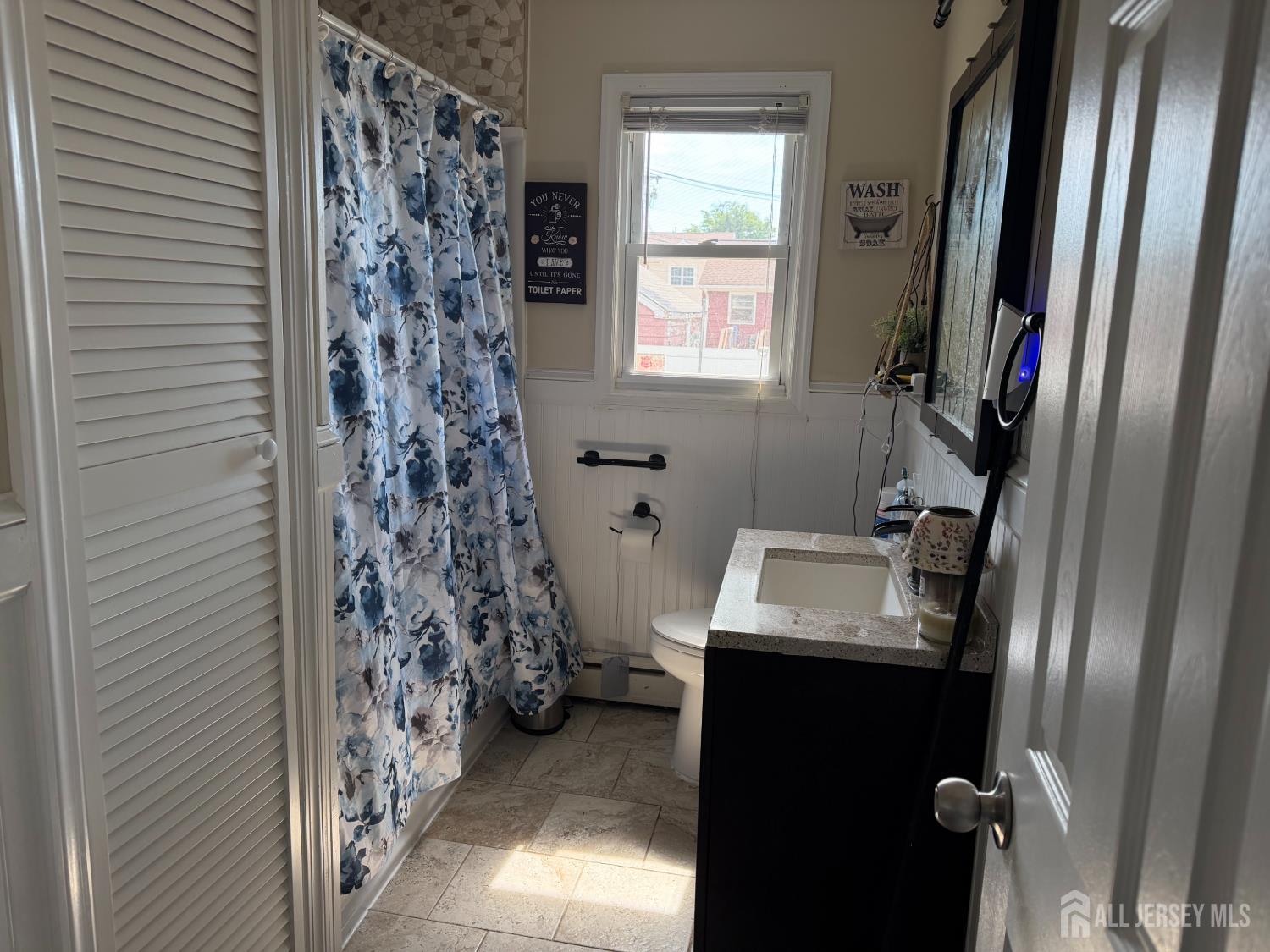 22 Longview Avenue Carteret NJ 07008