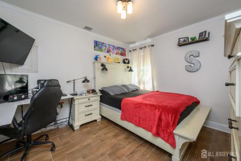 86 Leber Avenue Carteret NJ 07008