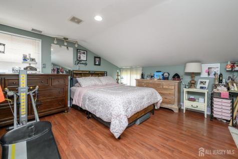 86 Leber Avenue Carteret NJ 07008