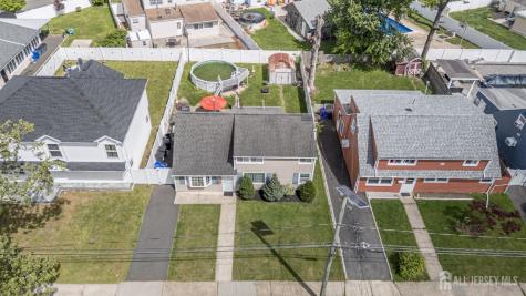 86 Leber Avenue Carteret NJ 07008