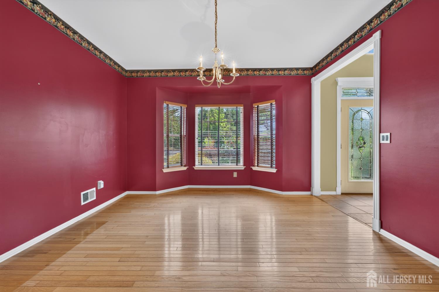 10 Whispering Pines Way Piscataway NJ 08854