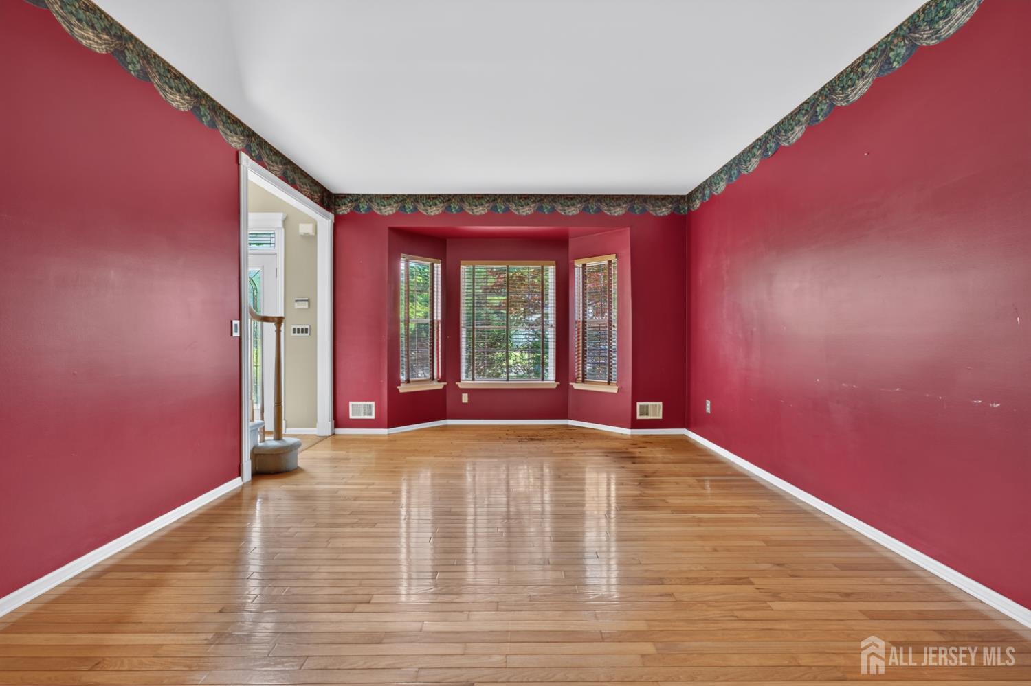 10 Whispering Pines Way Piscataway NJ 08854