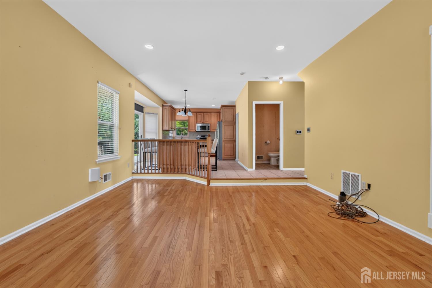 10 Whispering Pines Way Piscataway NJ 08854