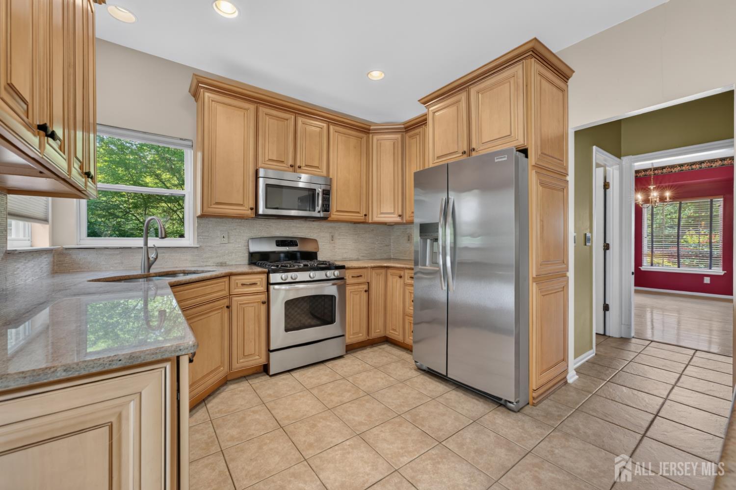 10 Whispering Pines Way Piscataway NJ 08854