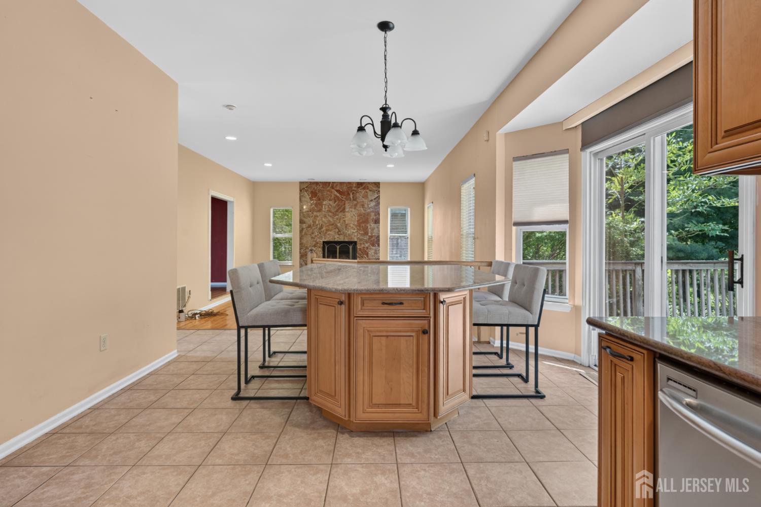 10 Whispering Pines Way Piscataway NJ 08854