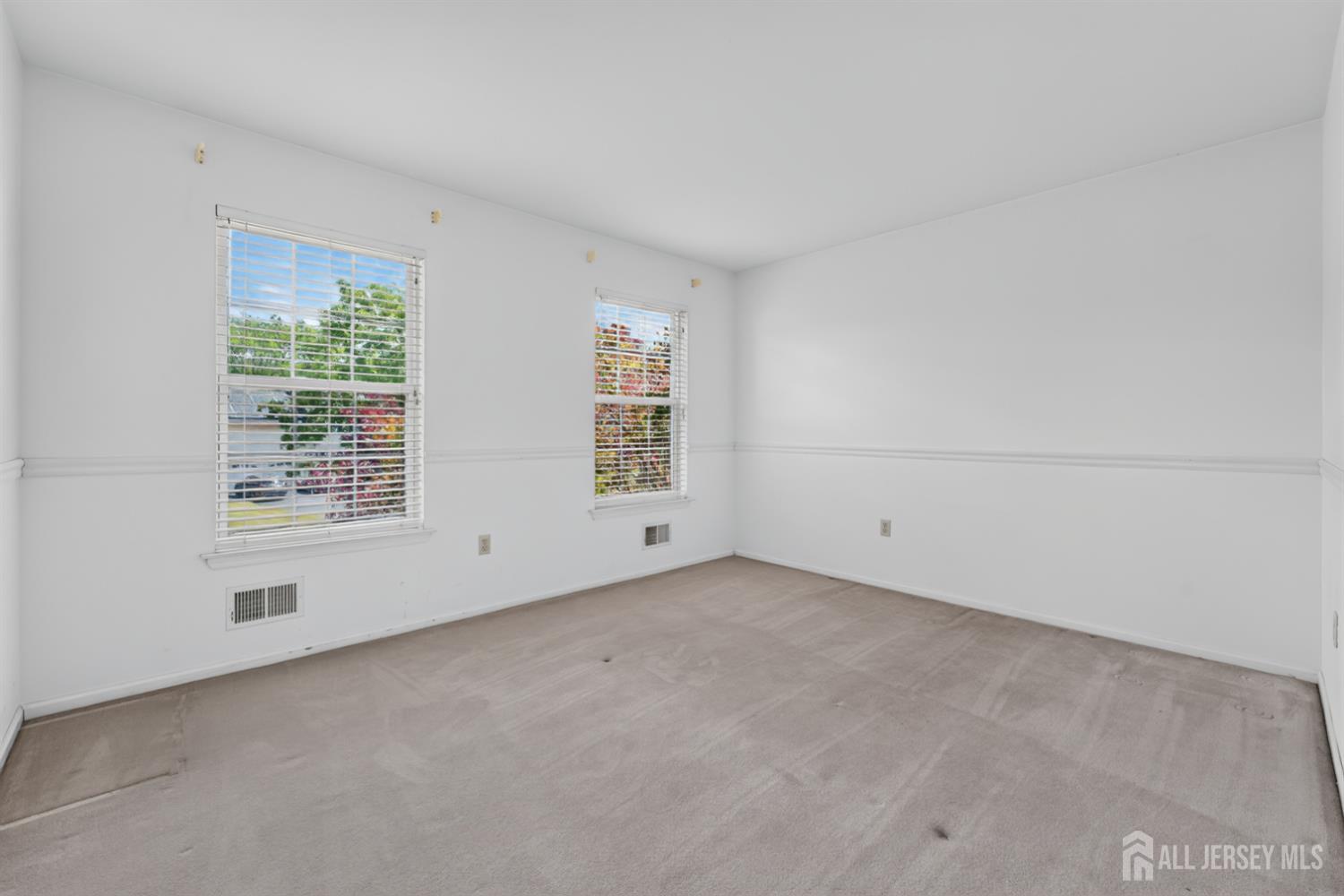 10 Whispering Pines Way Piscataway NJ 08854