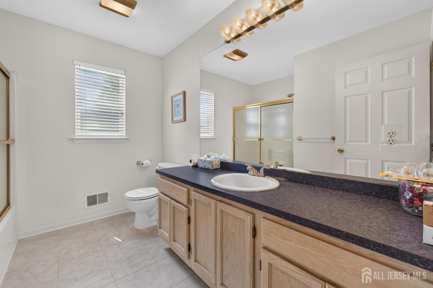 10 Whispering Pines Way Piscataway NJ 08854