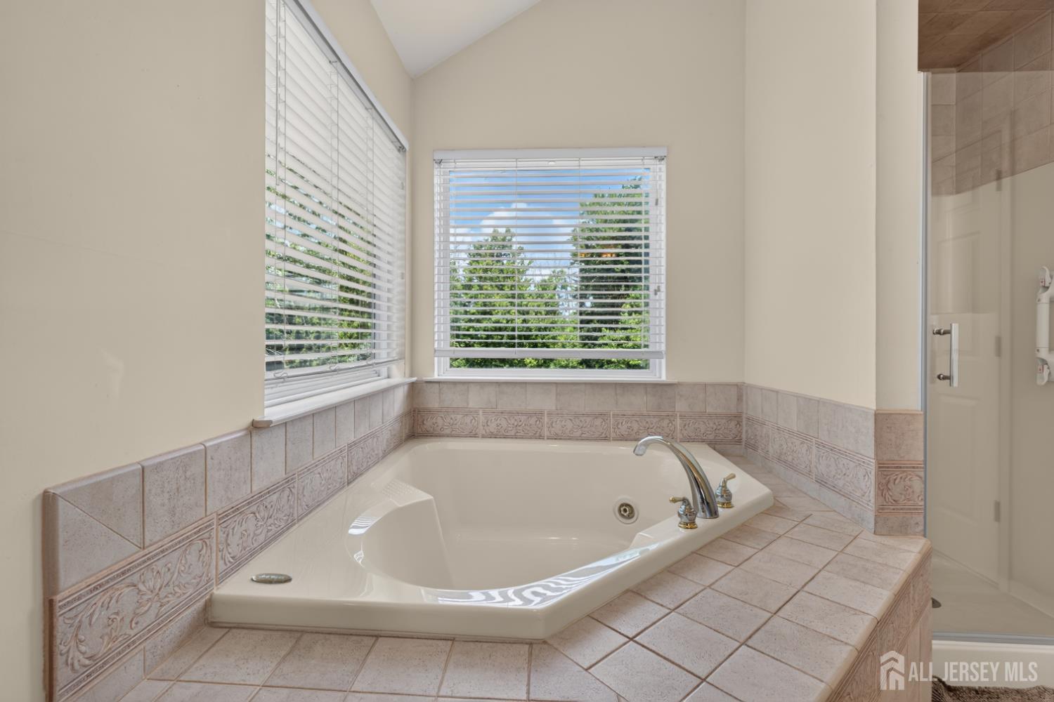 10 Whispering Pines Way Piscataway NJ 08854