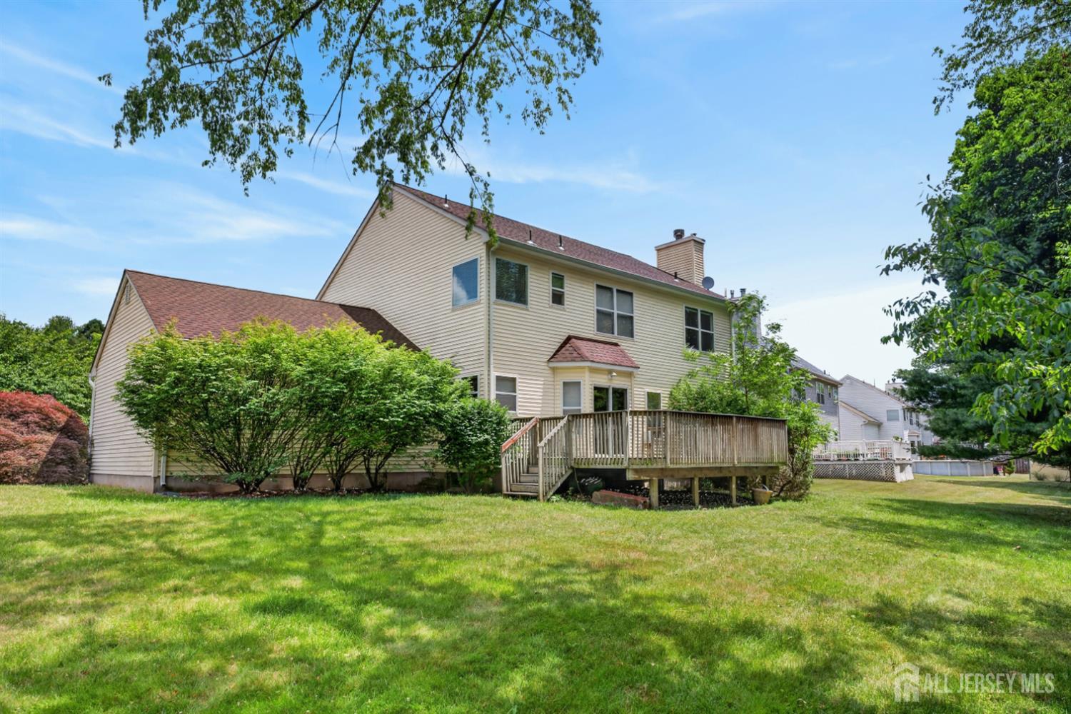 10 Whispering Pines Way Piscataway NJ 08854
