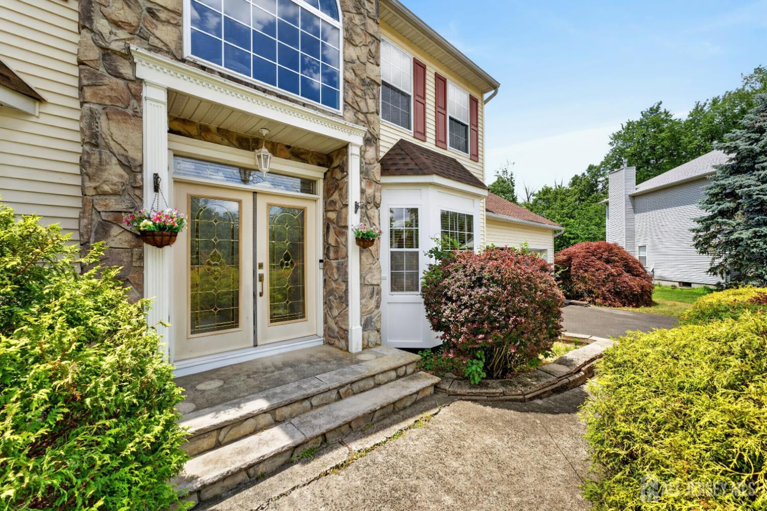 10 Whispering Pines Way Piscataway NJ 08854