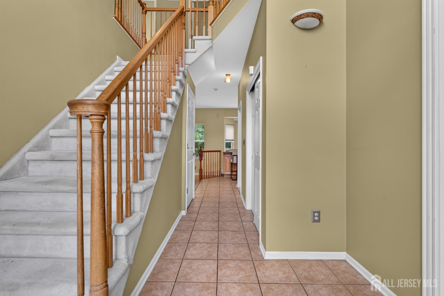 10 Whispering Pines Way Piscataway NJ 08854