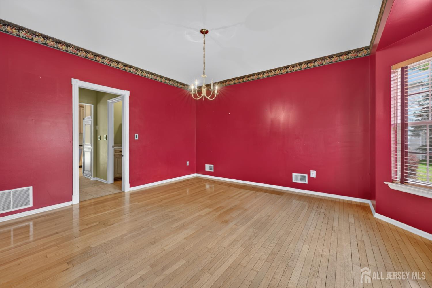 10 Whispering Pines Way Piscataway NJ 08854