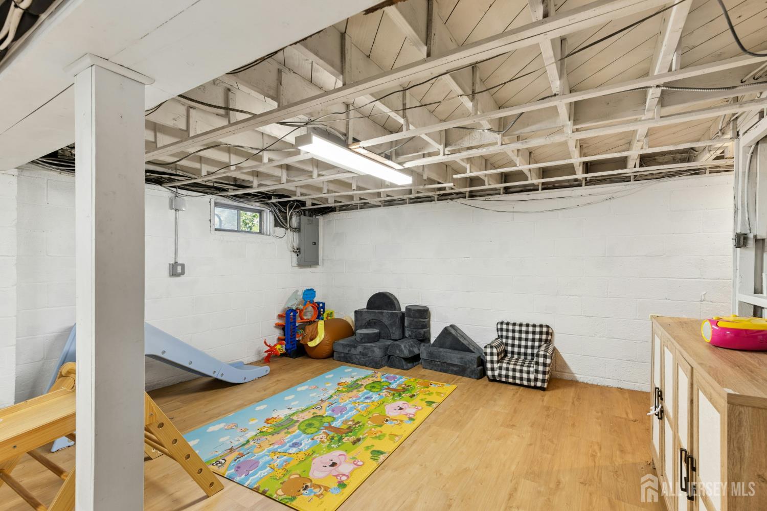 329 Maplewood Avenue Kenilworth NJ 07033