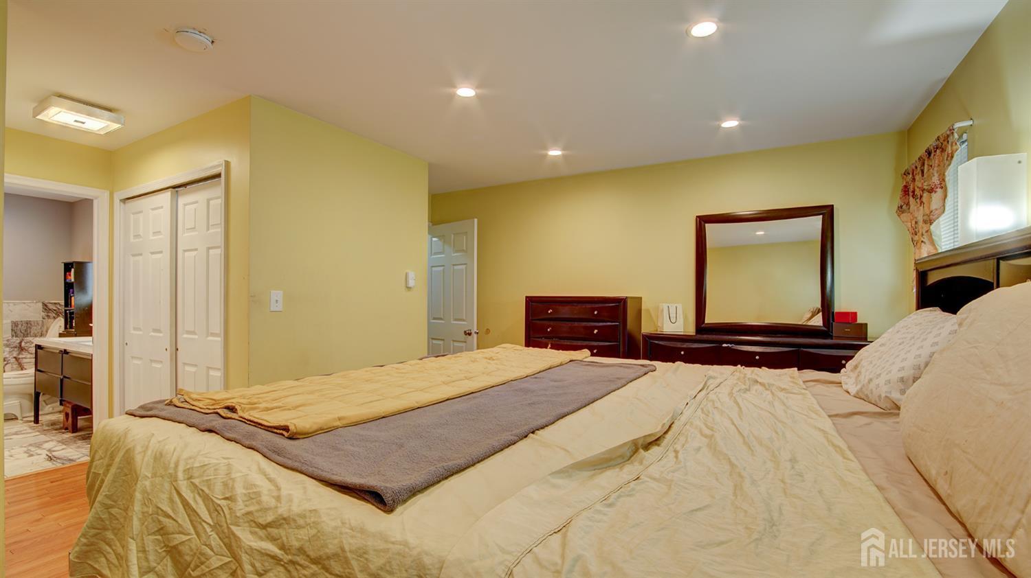 24 Foxchase Drive Burlington Twp NJ 08016