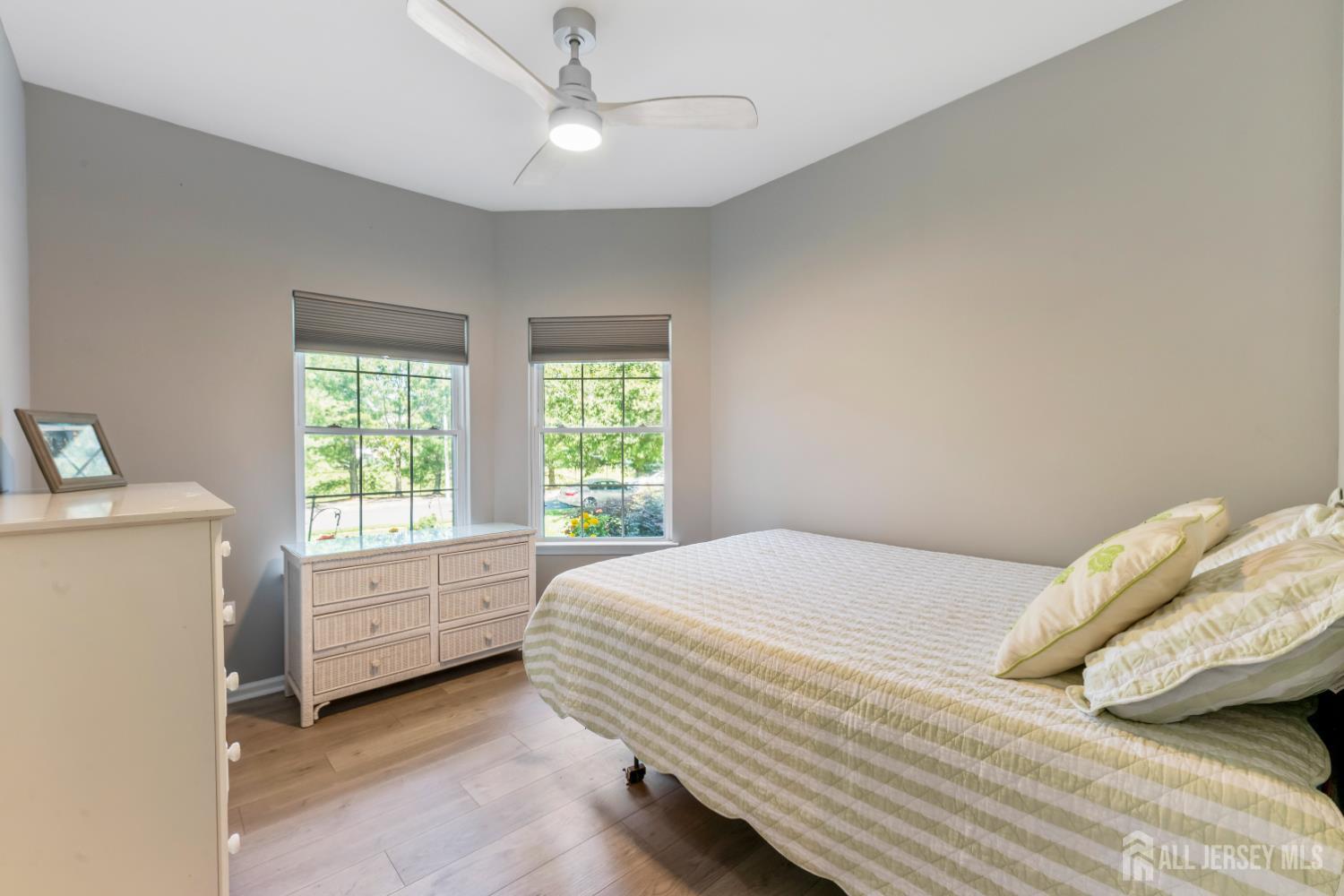 27 Pacific Avenue Bayville NJ 08721