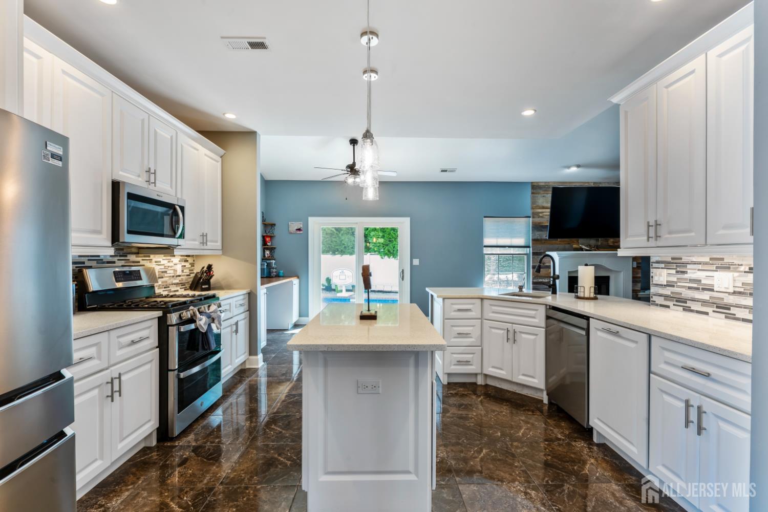 27 Pacific Avenue Bayville NJ 08721
