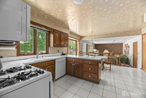 11 Aspen Circle Edison NJ 08820