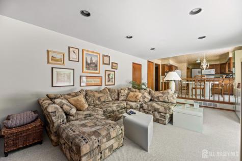 11 Aspen Circle Edison NJ 08820