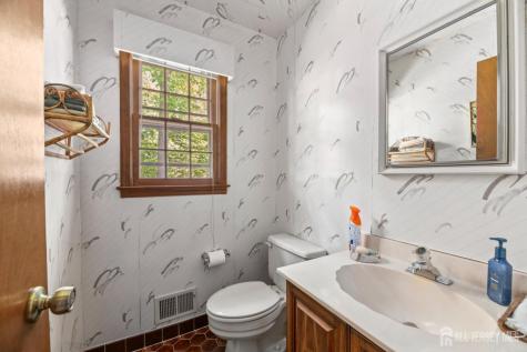 11 Aspen Circle Edison NJ 08820