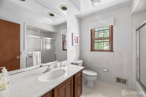 11 Aspen Circle Edison NJ 08820