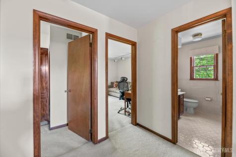 11 Aspen Circle Edison NJ 08820