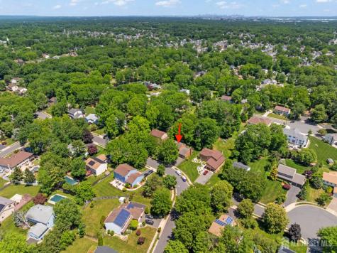 11 Aspen Circle Edison NJ 08820