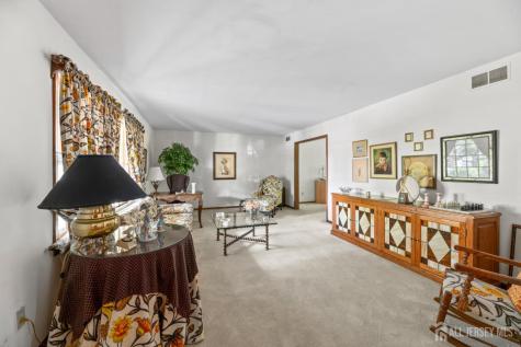 11 Aspen Circle Edison NJ 08820