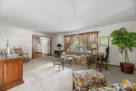 11 Aspen Circle Edison NJ 08820