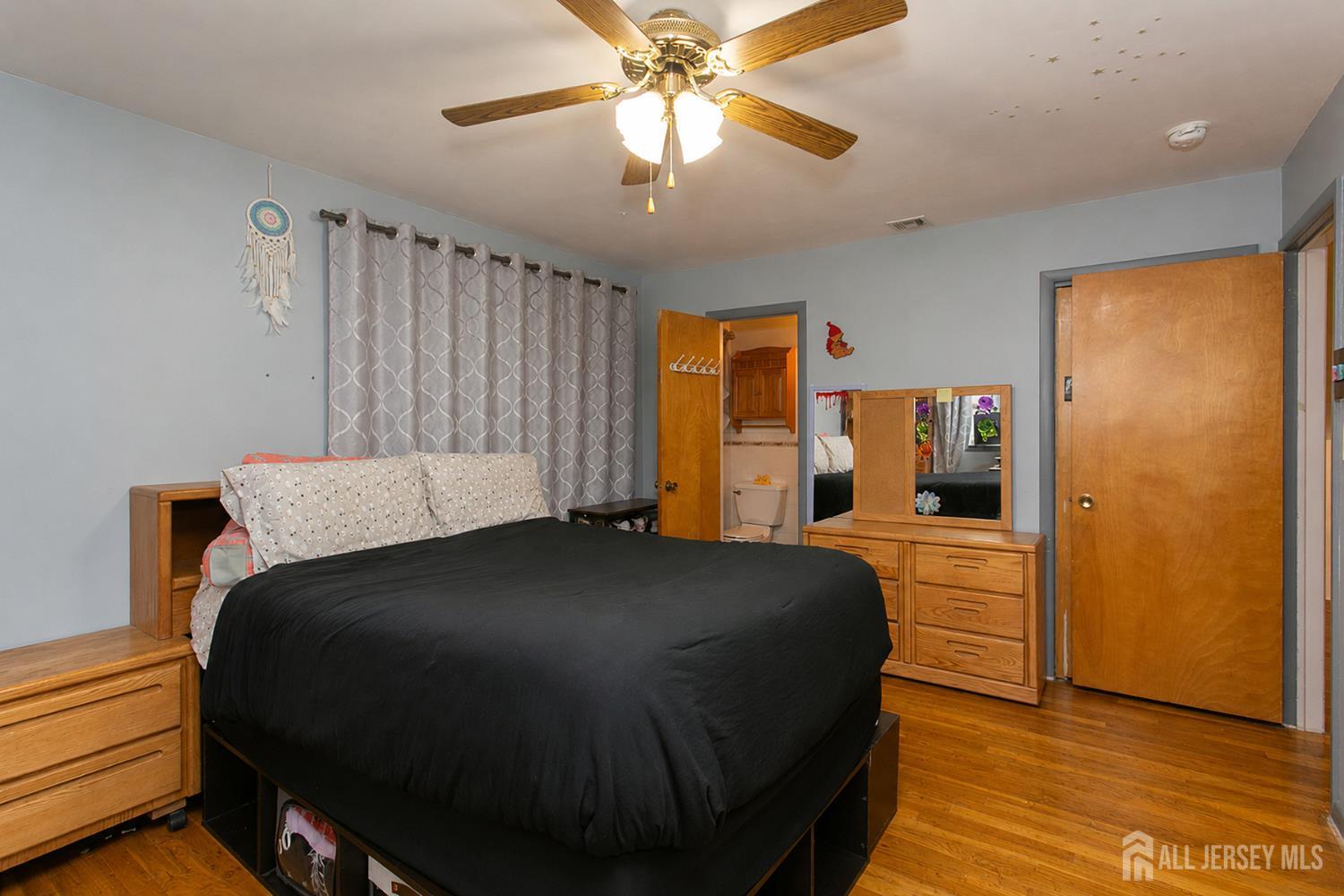 25 Huntington Road Edison NJ 08820