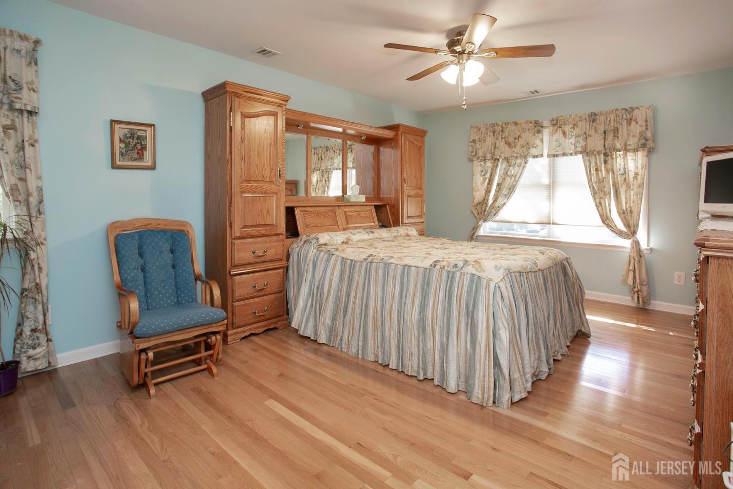 25 Huntington Road Edison NJ 08820