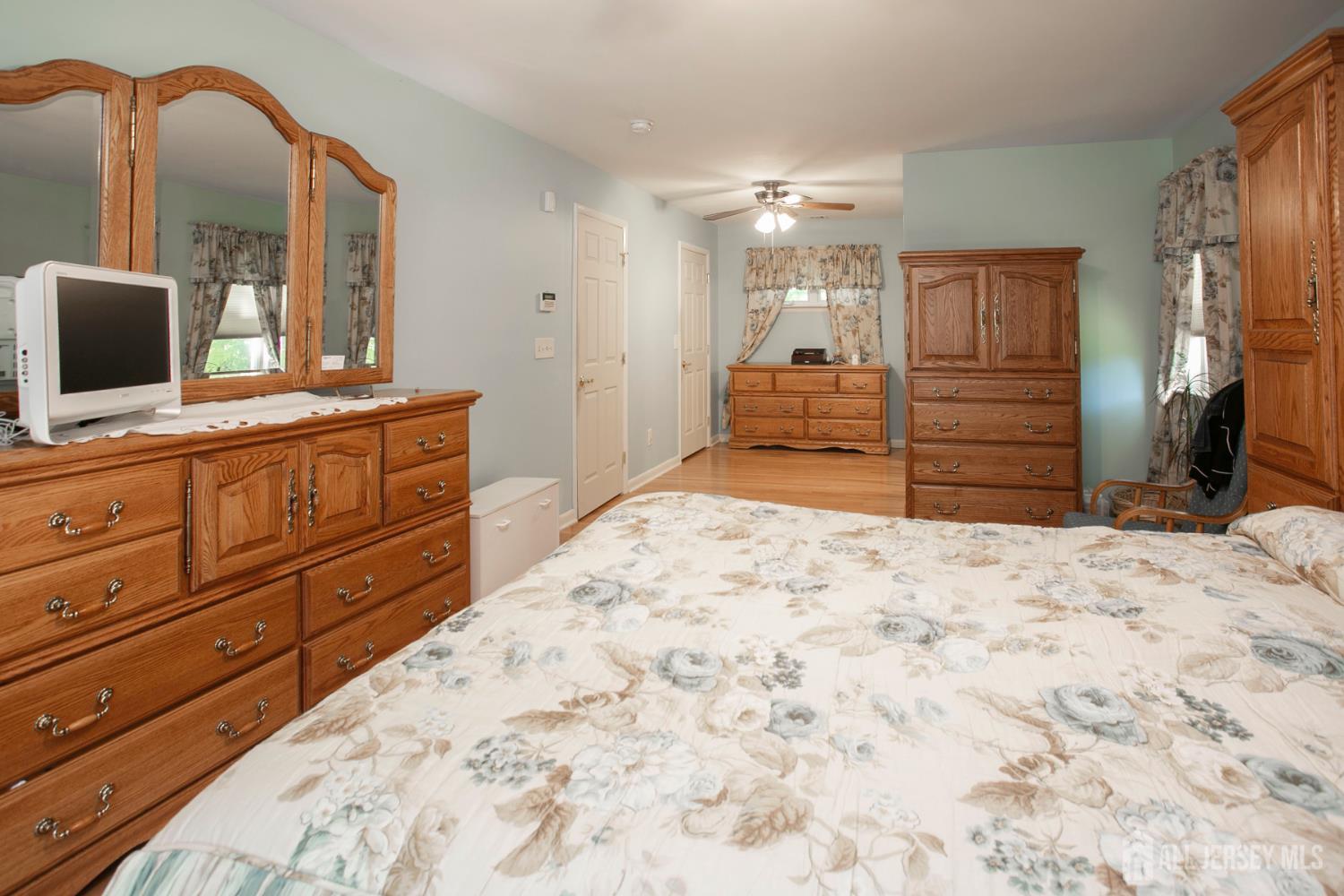 25 Huntington Road Edison NJ 08820