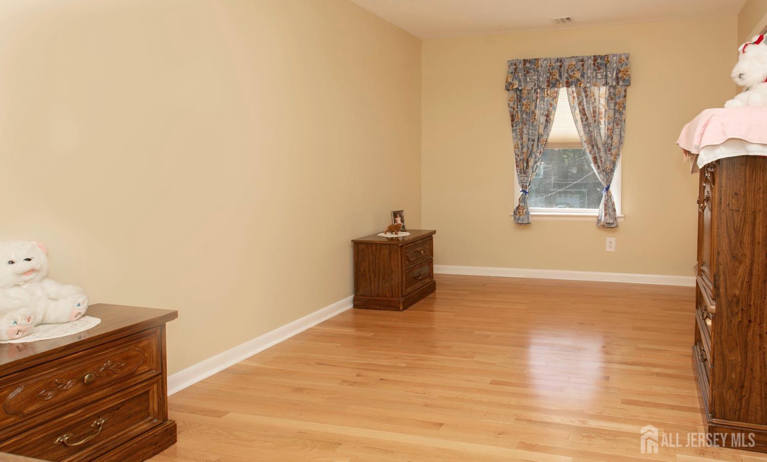 25 Huntington Road Edison NJ 08820