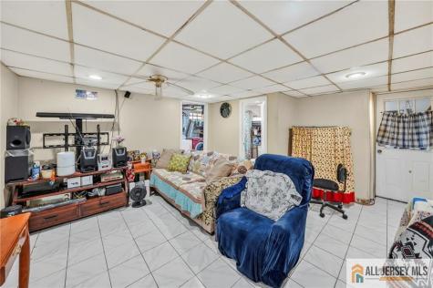 42 Plainfield Avenue Edison NJ 08817
