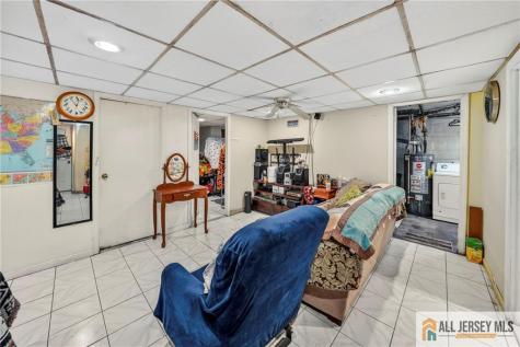42 Plainfield Avenue Edison NJ 08817