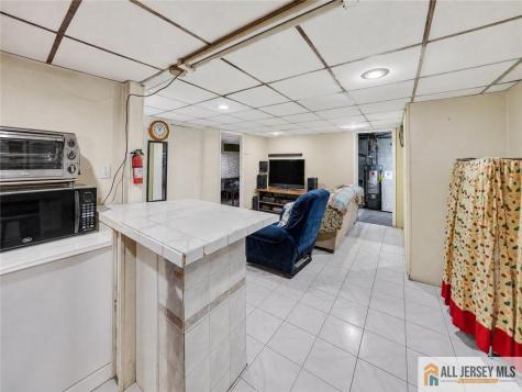 42 Plainfield Avenue Edison NJ 08817