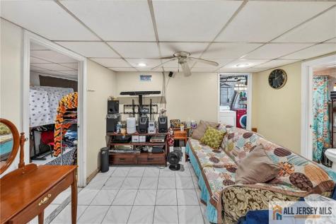 42 Plainfield Avenue Edison NJ 08817