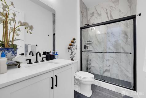 72 Ross Lane Cranbury NJ 08512