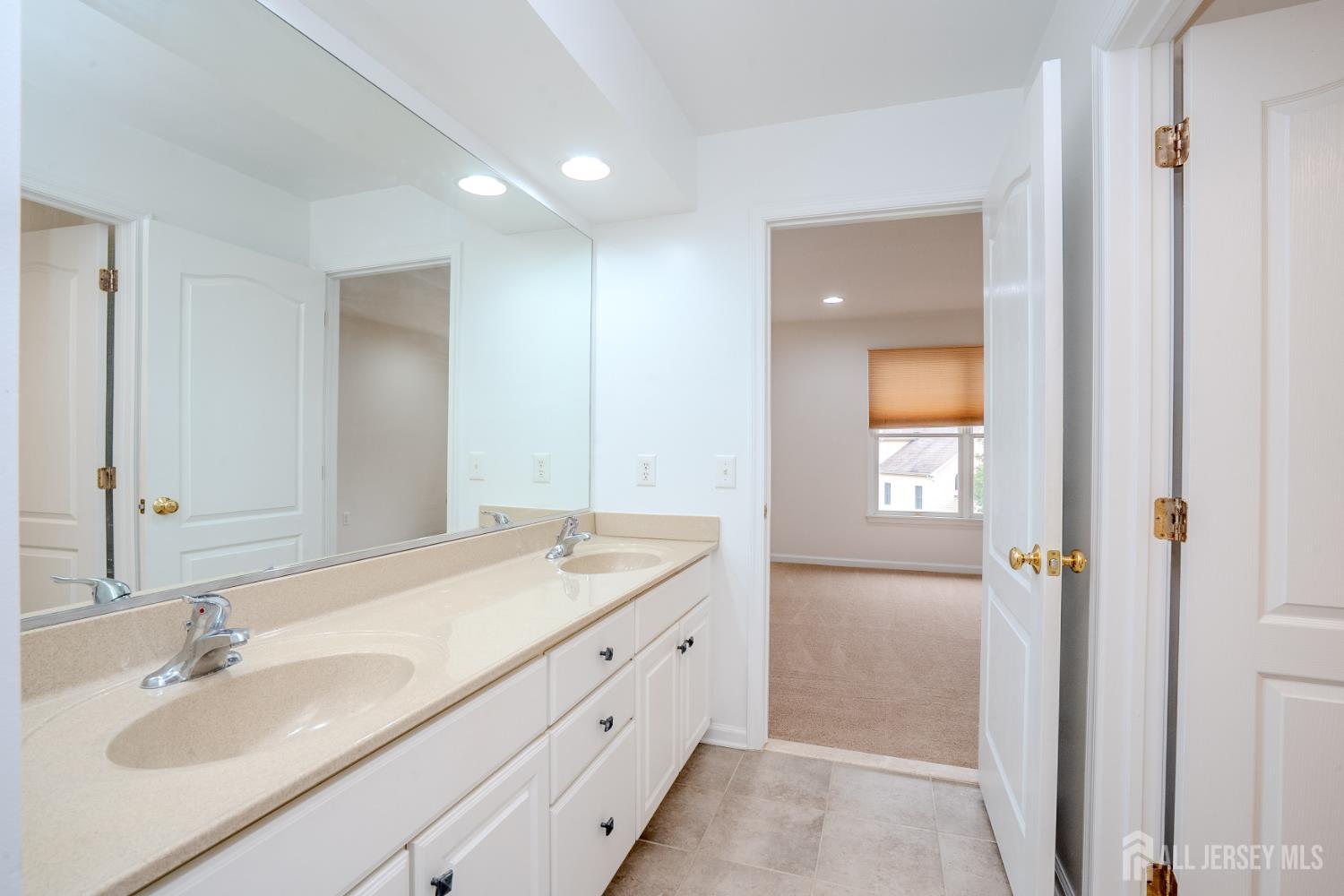 6 Byrne Court Monroe NJ 08831