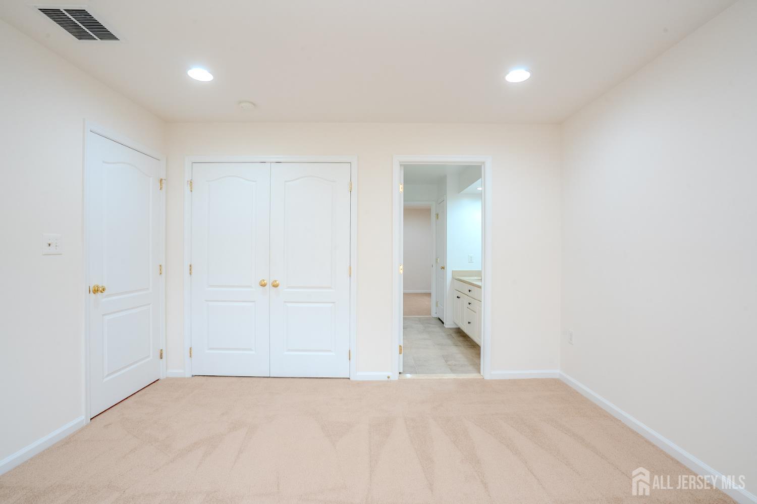 6 Byrne Court Monroe NJ 08831