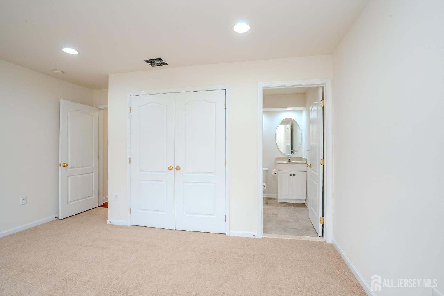 6 Byrne Court Monroe NJ 08831